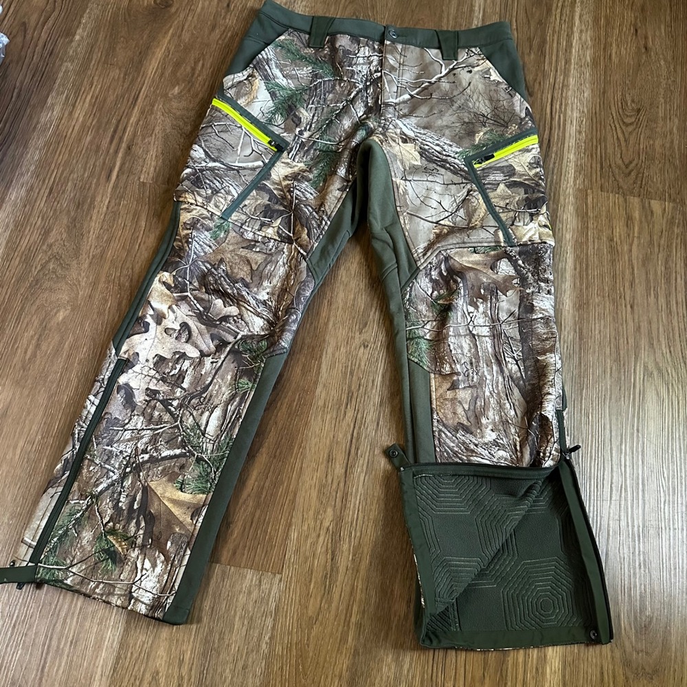 Under Armour Men's Realtree Camo Cargo Pants with Olive Accents